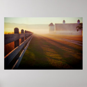 Foggy Morning Boerderij   Omheining bij zonsopgang Poster