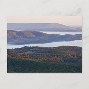 Foggy-valleys en herfst in Ozark Briefkaart