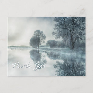 Foggy Winter Scene of a Lake, met bomen en Sky Briefkaart