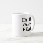 Foi sur la peur - Christian Encouragement Mug (Devant droit)