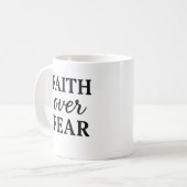 Foi sur la peur - Christian Encouragement Mug (Devant gauche)