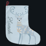 Folk Art Winter Deer Personnalisé<br><div class="desc">Cerf aux motifs d'art folklorique sur arrière - plan bleu clair. Personnalisé avec nom ou titre</div>