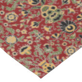 Folk Embroidery Yellow, groen, zwart op Deep Red Tafelkleed (Gekanteld)