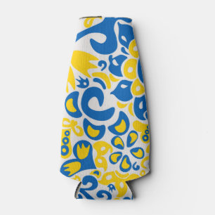 Folklore pattern with Oekrainian flag covu Flesjeskoeler