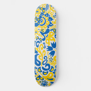Folklore pattern with Oekrainian flag covu Skateboard