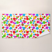 Fond blanc à pois colorés (Serviette de bain)