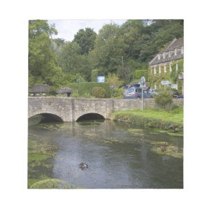 Forelstroom in het dorp Bibury, Notitieblok