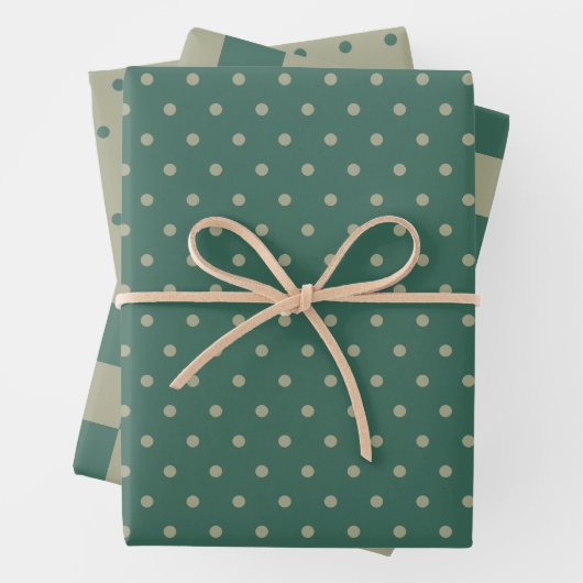 Forest Green & Sage Checkerboard en Dot Patterns Inpakpapier Vel (In situ)