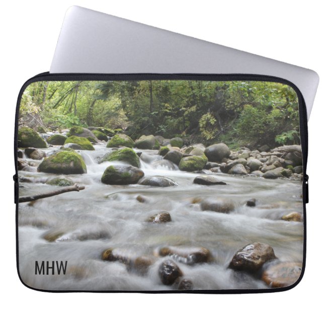 Forest Stream aangepaste monogram laptophoezen Laptop Sleeve (Voorkant)