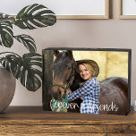Forever Friends Photo personnalisée Cute Heart Typ<br><div class="desc">Panneau de boîte en bois tendance avec votre propre photo personnalisée. Un joli cadeau photo avec la superposition de texte qui dit "pour toujours amis" à la main lettrage et lié avec un coeur d'amour mignon. Le modèle photo est configuré pour que vous puissiez ajouter votre photo - format paysage...</div>