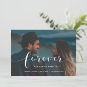 Forever heeft een mooie ring voor het fotohuwelijk aankondiging (Staand voorkant)