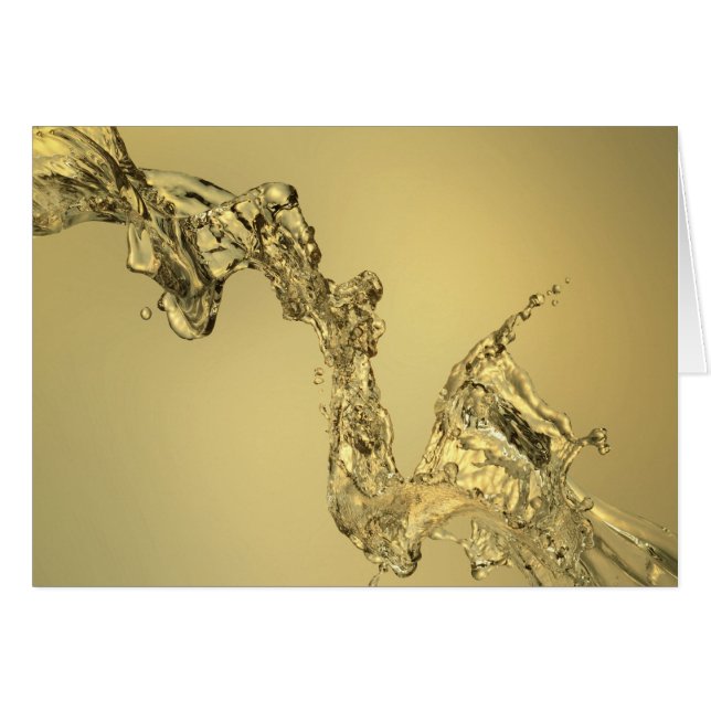 Forme abstraite constituée en éclaboussant l'eau (Devant horizontal)