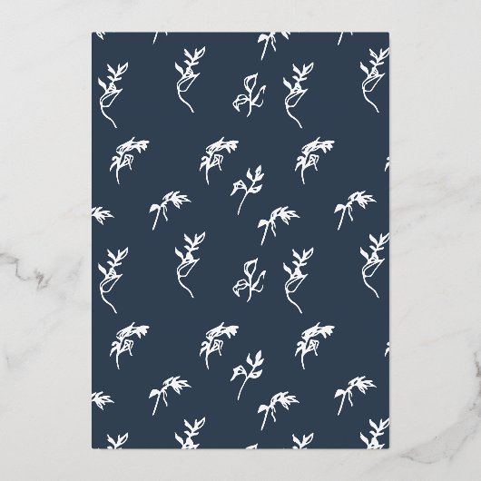 Formele Marine Blauw Botanisch Goud Monogram Crest Folie Uitnodiging (Achterkant)