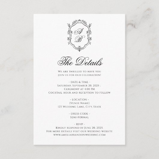 Formele Zwart & Wit Bloemen Monogram Crest Bruilof Informatiekaartje (Voorkant)