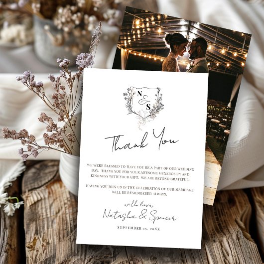 Formele zwart-wit bloemenkam monogram bruiloft bedankkaart