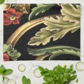 Fornamental Floral Design with Black Borders Theedoek (Gevouwen)