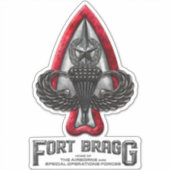 Fort Bragg 14"Hoge Custom-Cut Vinyl Sticker (Voorkant)