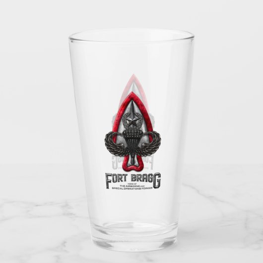 Fort Bragg 16 oz Pint Glas (Voorkant)