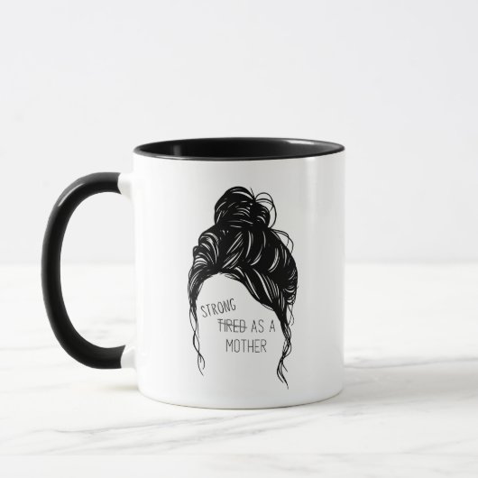 Forte comme une mère Messy Bun Coffee Mug (Gauche)