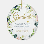 Foto afstuderen elegant gold script class jaar keramisch ornament (Links)