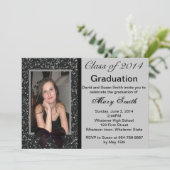 Foto: Black Glitter Afstuderen Invitation Kaart (Staand voorkant)
