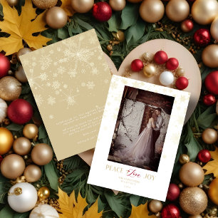 Foto de copos de nieve dorados de la primera Navid Feestdagenkaart