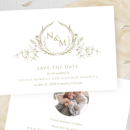 Foto: Elegant Champagne Cream Monogram Wedding Save The Date
