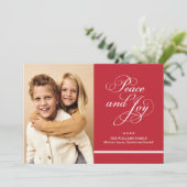 Foto Elegant Red Peace and Joy Script Feestdagenkaart (Staand voorkant)