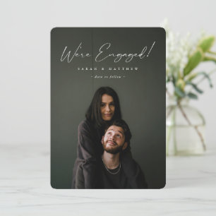 Foto Elegant White Hand Geschreven Script Verlovin Aankondiging