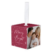 Foto Merry and Bright Cranberry Kubus Ornament (Voorkant hoekig)