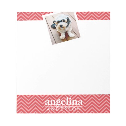 Foto met de aangepaste naam Red Chevron Pattern Notitieblok (Voorkant)