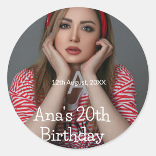Foto monogram gelukkig 20ste verjaardag grijs wit ronde sticker