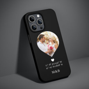 Foto: Monogram Romantic Heart Coodinates Modern Case-Mate iPhone 14 Hoesje