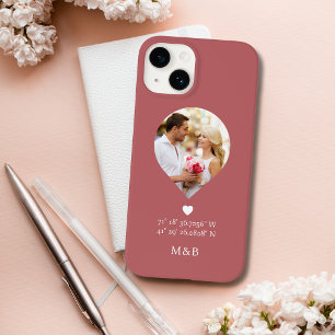 Foto: Monogram Romantic Heart Coodinates Modern Case-Mate iPhone 14 Hoesje