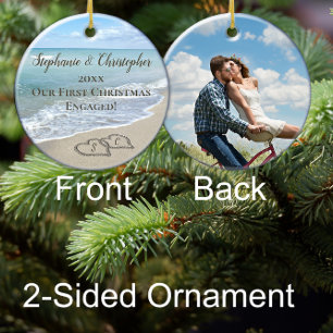 Foto op de eerste kerst met kerstcadeautjes keramisch ornament