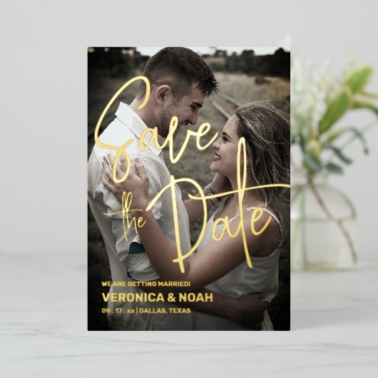 Foto opslaan de datum moderne bruiloft | Echt goud Folie Uitnodiging (Staand Voorkant)