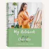 Foto sage groene monogram naam notitieboek (Voorkant)