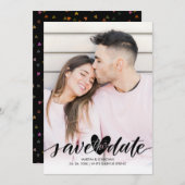 Foto Save the Date Love Heart Confetti Script Kaart (Voorkant / Achterkant)