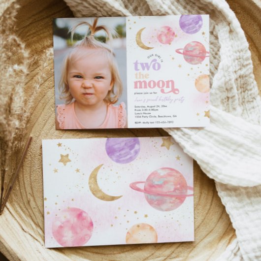 Foto Twee De Maan Meisje's Verjaardag Uitnodiginge Kaart