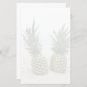 Foto van 2 ananassen op een strand (Voorkant / Achterkant)