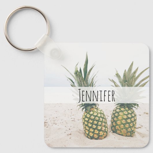 Foto van 2 ananassen op een strand sleutelhanger (Voorkant)