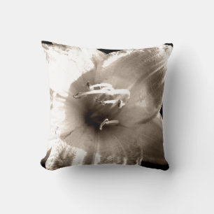Foto van Black and White Lily Kussen