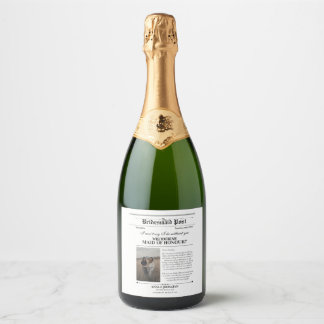 Foto van bruidsmeisje-aanzoek in krant sparkling wijnetiket