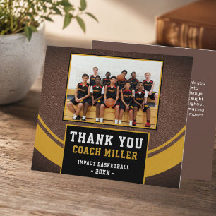 Foto van coach van modern basketbalteam bedankkaart