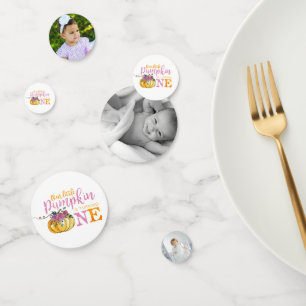 Foto van confetti op de eerste verjaardag kleine p