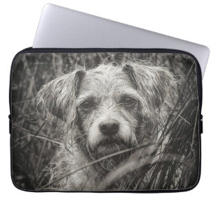 Foto van Cute Puppy Black en Whie Portret Laptop Sleeve