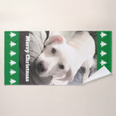 Foto van Cute White Dog Green-kerstbomen Badhanddoek (Badhanddoek)