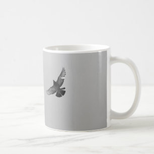 Foto van de moderne zwarte vliegende vogelduif koffiemok