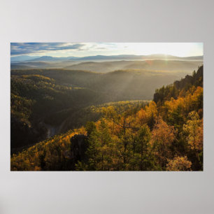 foto van een bergachtig herfstbos, bergen, p poster