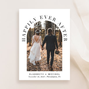 Foto van Huwelijk met 'Happily Ever After' Boog Aankondiging